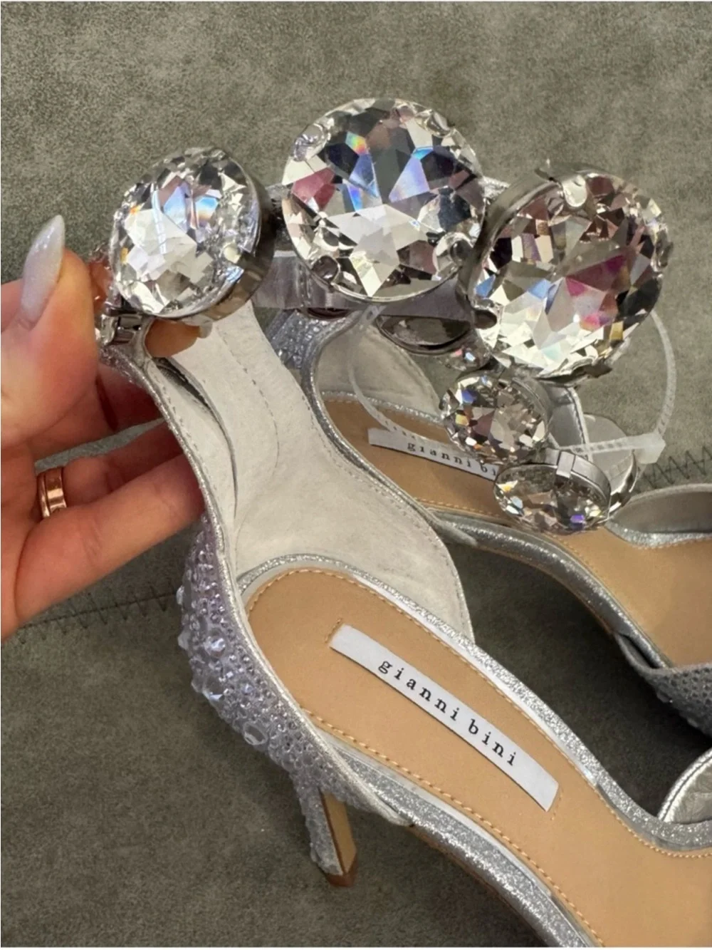 NWT Gianni Bini Oaklynn Rhinestone Jeweled
Ankle Cuff Dress Sandals Sz 9 - Picture 4 of 6